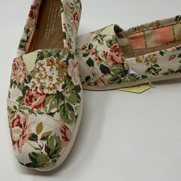 Rare Floral Pattern Flower Toms - Picture 2 of 2